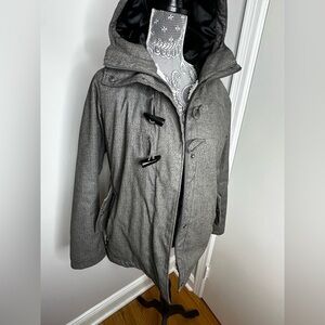 Cabela’s  Women’s Sherpa Lined Grey Hooded Parka. Full Zip. Horn Toggle.